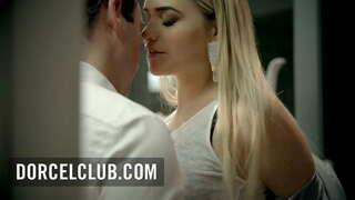 ���ावुक सेक्स संग सुन्दर पत्नी Mia Malkova