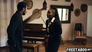 ���ምኞት Busty ሪል ስቴት ወኪል Fucks አዳዲስ ግምገማዎች ጋር መሬት በመስጠት