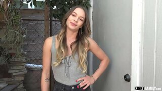 Kinky Perhe - Hänen nuori vagina