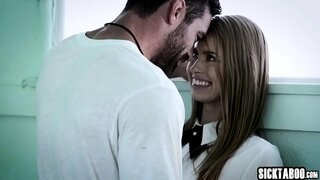 Sexet babe suget kæmpe hårdt penis